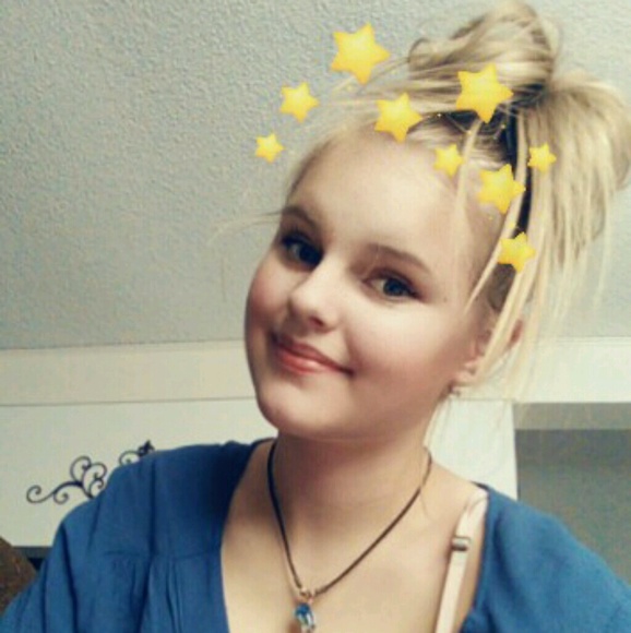 Profile Picture of Emily Joyce (@emmi9422) on Poshmark