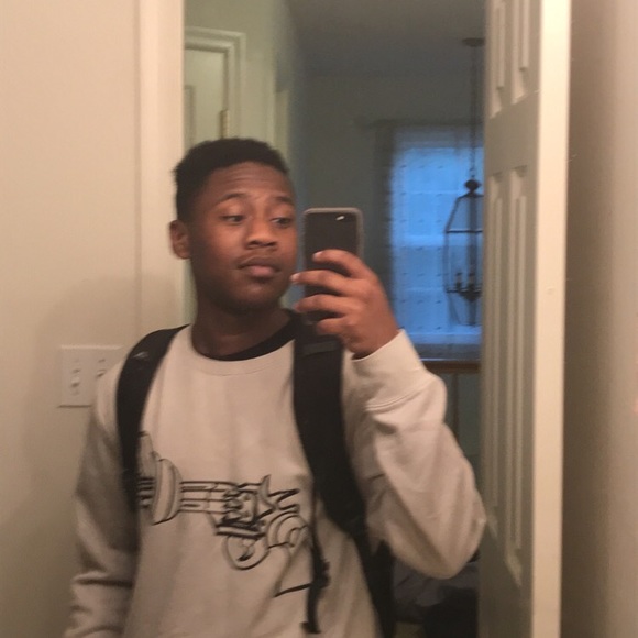 Profile Picture of Joshua Ashford (@indebuch) on Poshmark