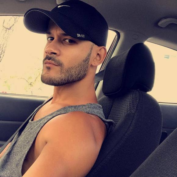 Profile Picture of José Alejandro cintrón (@jdalejandro89) on Poshmark