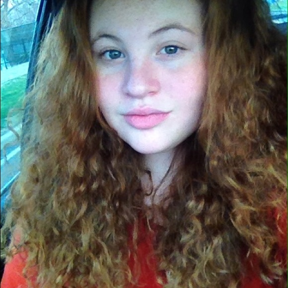 Profile Picture of Hannah Gutstein (@hannah_brooklyn) on Poshmark