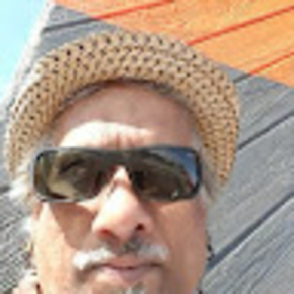 Profile Picture of Kenny Khan (@kennykhan34) on Poshmark