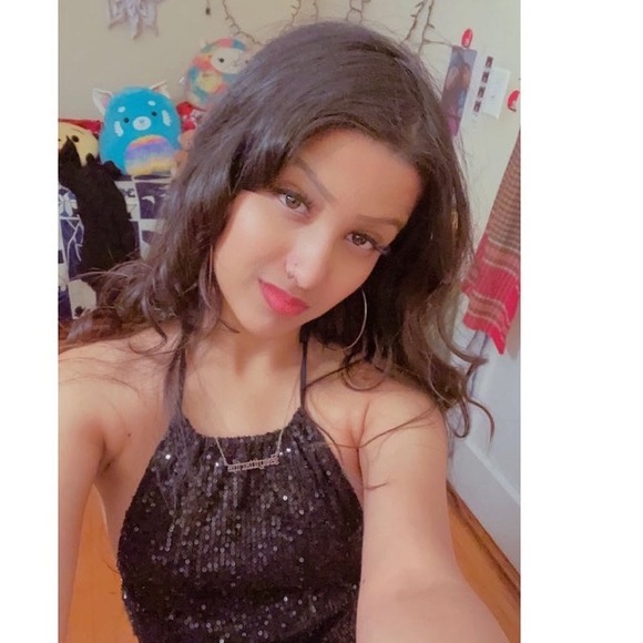 Profile Picture of Suporna Pal (@supornaliza) on Poshmark