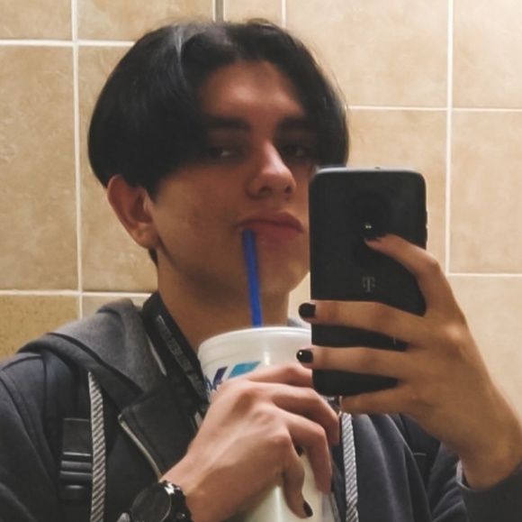 Profile Picture of Andrew Murrieta (@andrewmurrieta) on Poshmark