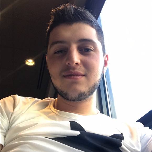Profile Picture of Klajdi Xhyra (@klajdixhyra) on Poshmark