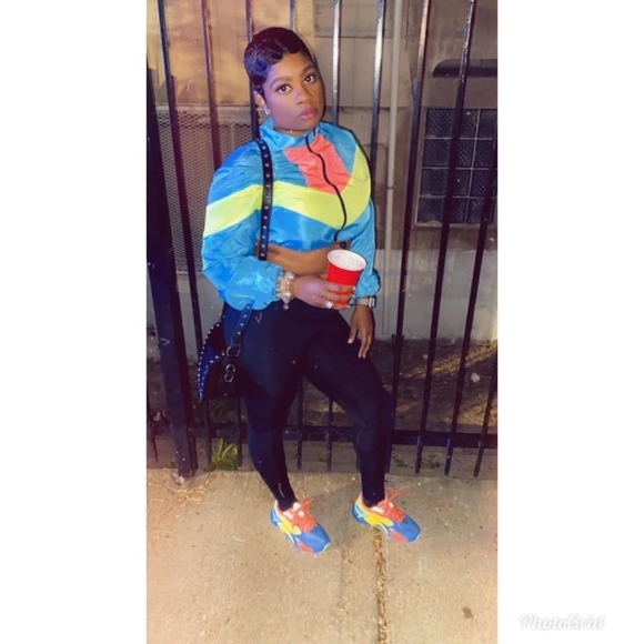 Profile Picture of Juanjuan Brown (@jalanda1987) on Poshmark