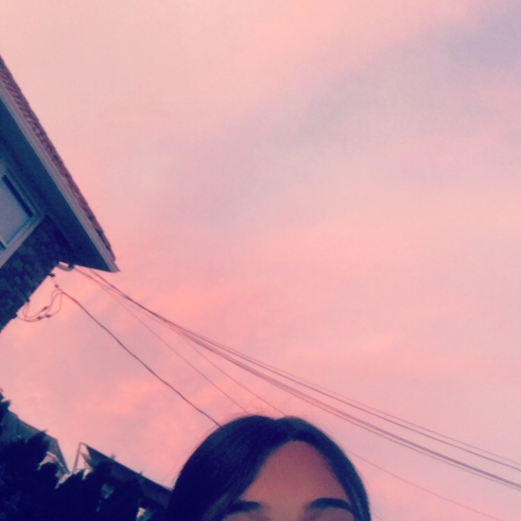 Profile Picture of Yazmin Alvarez (@alvarezya12) on Poshmark