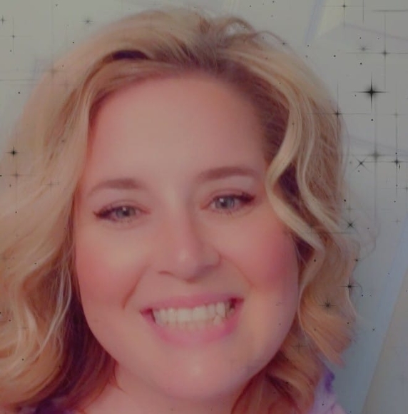 Profile Picture of Alisha Tischner pedersen (@alishapeder2020) on Poshmark