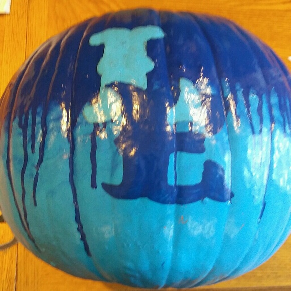 Profile Picture of Nicole Ruoff (@argenti2177) on Poshmark