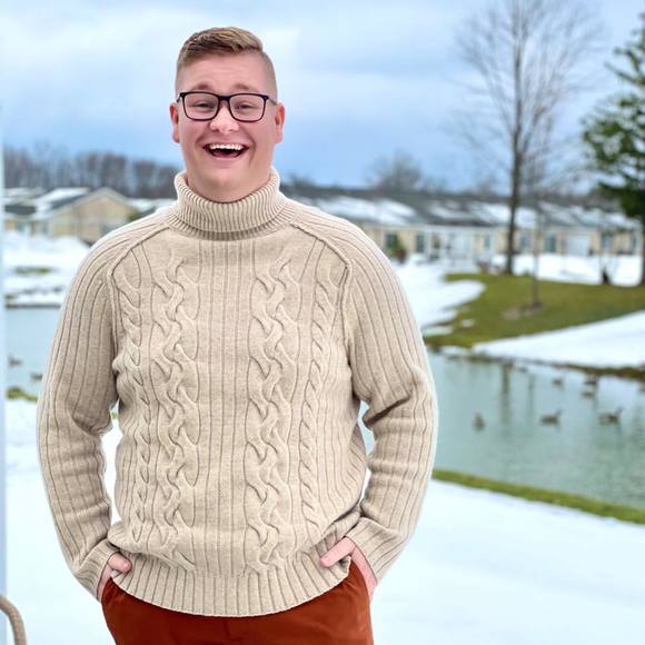 Profile Picture of Tyler Levicki (@tlevicki) on Poshmark