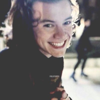 Profile Picture of Emily (@larrylollipops) on Twitter