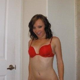 Profile Picture of Julia Hare (@julshare) on Myspace
