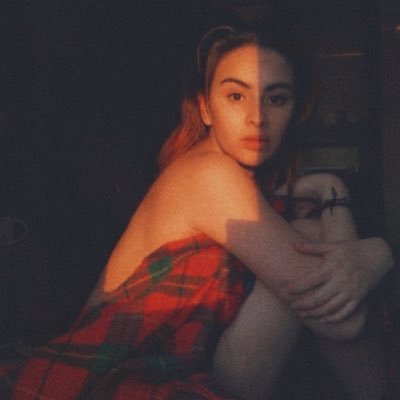 Profile Picture of 𝙰𝚗𝚗 𝚠𝚒𝚝𝚑𝚘𝚞𝚝 𝚊𝚗 𝙴 🌻 (@AnneTheGil) on Twitter