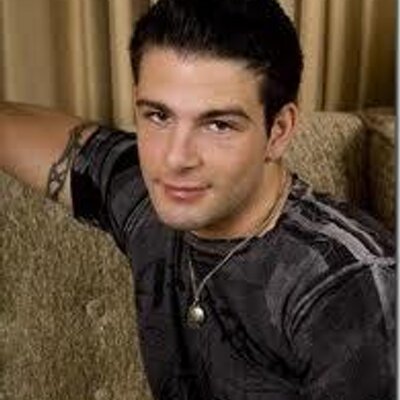 Profile Picture of JonathanPardo (@pardopardopardo) on Twitter