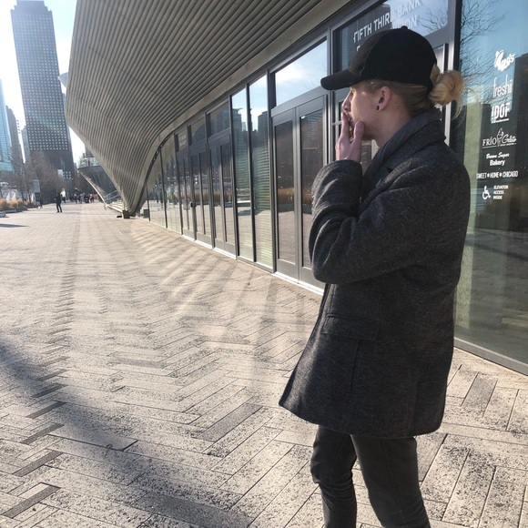 Cameron Henager - Poshmark Profile Picture of Cameron Henager (@chenarch19) on Poshmark