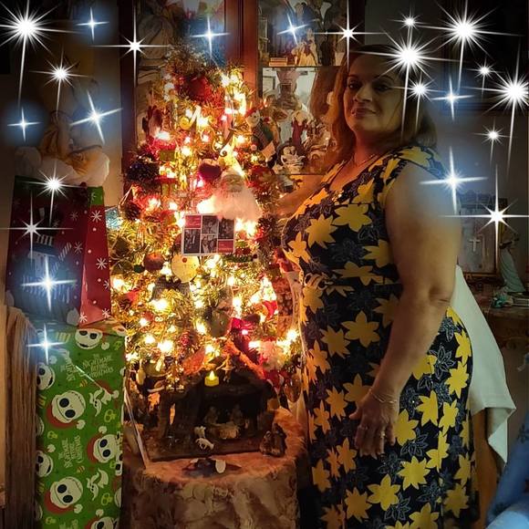 Profile Picture of Minerva Baez (@mandy1084) on Poshmark