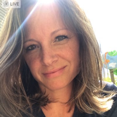 Profile Picture of Bobbie Lynn Stone (@bstone324) on Twitter