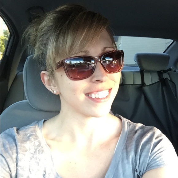 Profile Picture of Kayla Williamsen (@kwasson7) on Poshmark