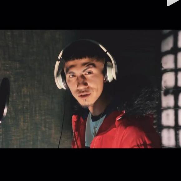 Profile Picture of Robert Zapata (@robz1515) on Poshmark