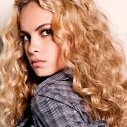 Profile Picture of Amanda Eduarda Baros (@amandaeduardaba) on Twitter