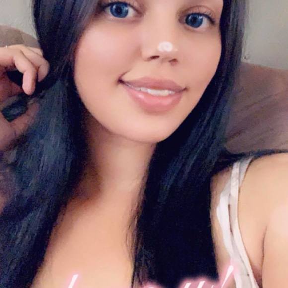 Profile Picture of Christina Salomon (@tina20123) on Poshmark