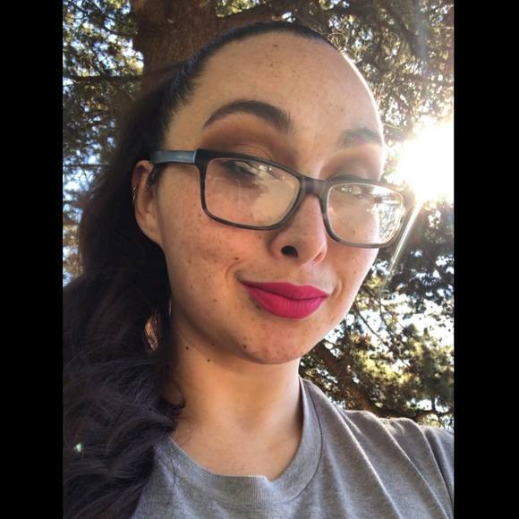 Profile Picture of Mandy Martinez (@raemandy) on Poshmark