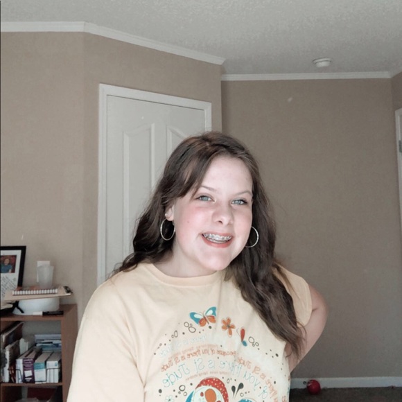 Profile Picture of Allison Callender (@allicallender_) on Poshmark