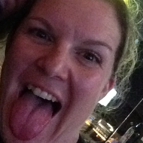 Profile Picture of Chantell Mcconaghay (@tellysmallz) on Poshmark