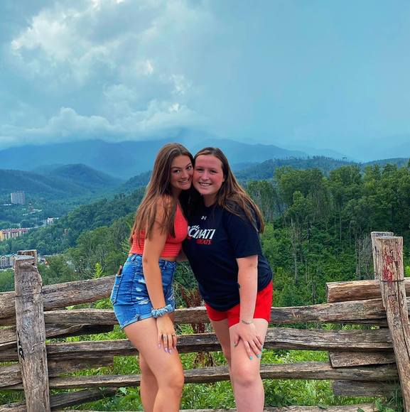 Profile Picture of Kylee Bain (@kyleebain) on Poshmark