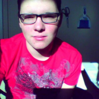 Profile Picture of Michael Hanson (@MikeHuntsSweat) on Twitter
