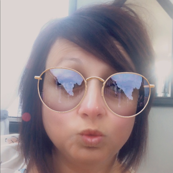Profile Picture of Lillian Tuders (@lil6978) on Poshmark