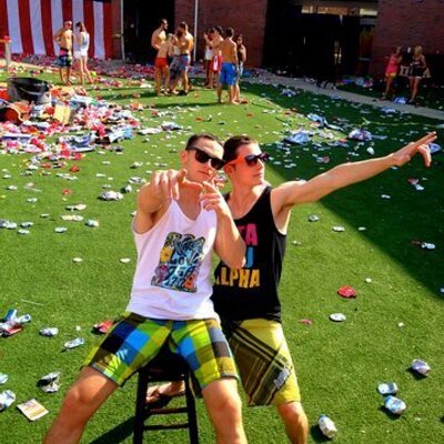 Profile Picture of Glenn Tilley (@jigglemyshifter) on Twitter