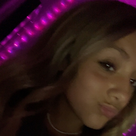 Profile Picture of Bri Rowsey (@bri_rowsey757) on Poshmark