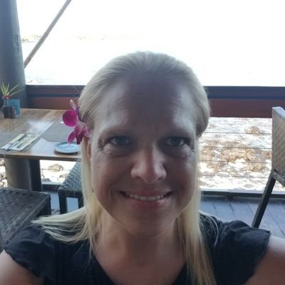 Profile Picture of Shawna (@shawnastark22) on Twitter