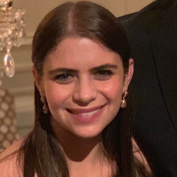 Profile Picture of Alyson Bertholomey (@abertholomey) on Poshmark