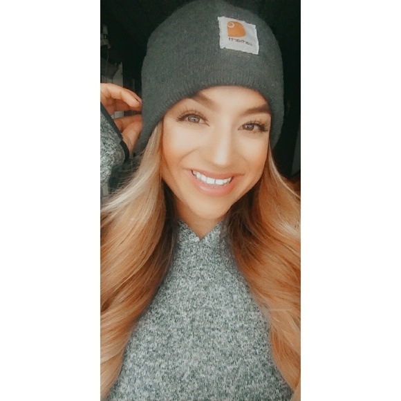 Profile Picture of Angelica Guzman (@angii562) on Poshmark