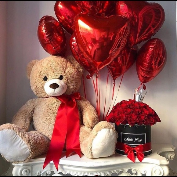 Profile Picture of Sivita Norouzi (@sivita_norouzi) on Poshmark