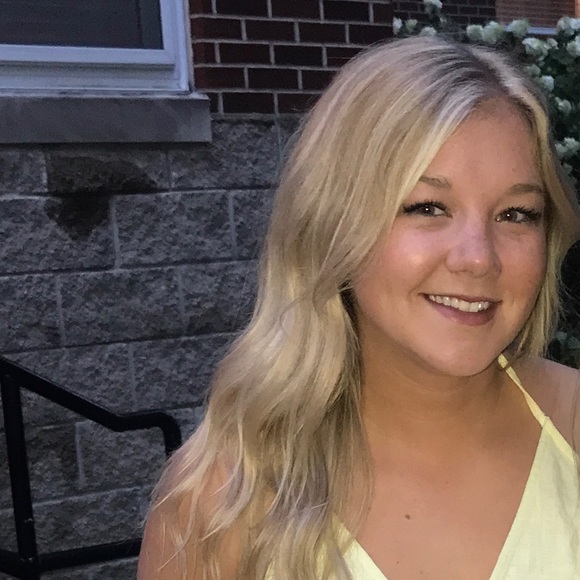 Profile Picture of Allie Borglum (@allieborg) on Poshmark