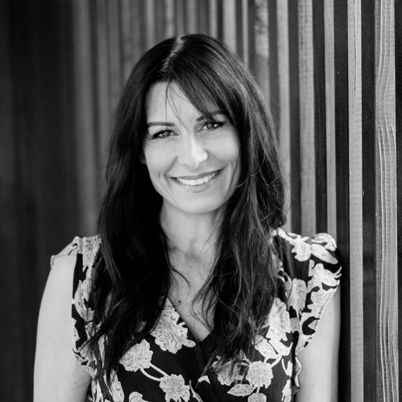 Profile Picture of Amanda Pickering (@mandymuso) on Poshmark