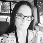 Profile Picture of Melanie Applegate (@dogmom99mel) on Instagram