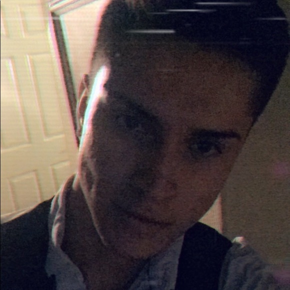 Profile Picture of Tony Carvajal (@louiecarv) on Poshmark