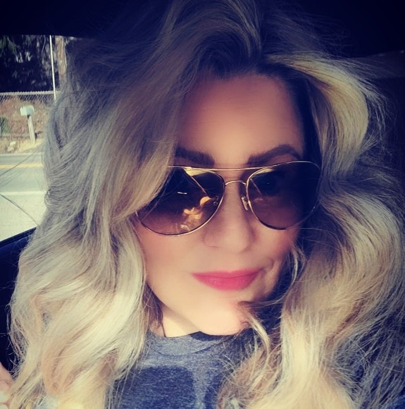 Profile Picture of Sara Ferrell (@saraf) on Poshmark