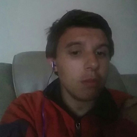 Profile Picture of Nathan Postlewait (@natejames02) on Poshmark