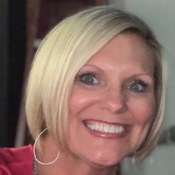 Profile Picture of Kimberly Hayworth (@khauworth) on Poshmark