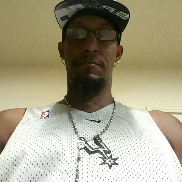 Profile Picture of Kenneth Hullaby (@spurs78244) on Poshmark