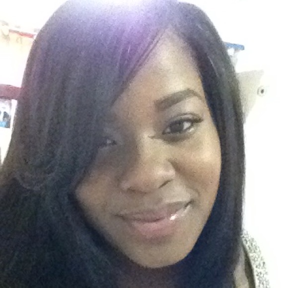 Profile Picture of Sharifat Khalid (@sharifatk) on Poshmark