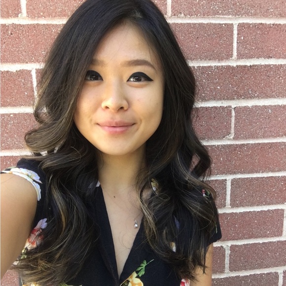 Profile Picture of Christine Kwok (@christinekkwok) on Poshmark