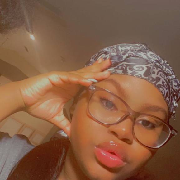 Profile Picture of Siya Luvert (@siya1) on Poshmark