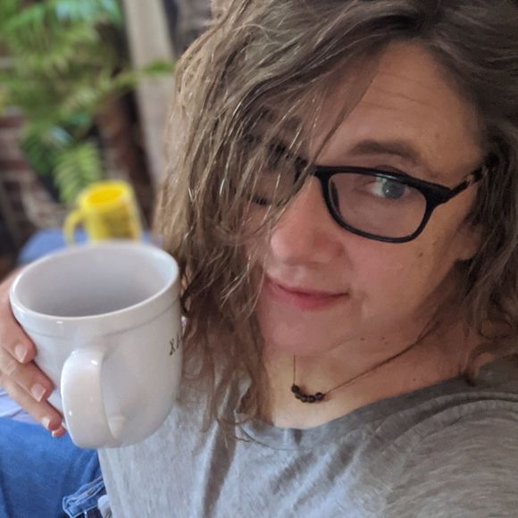 Profile Picture of Jill Hohnstein (@jill_hohnstein) on Poshmark