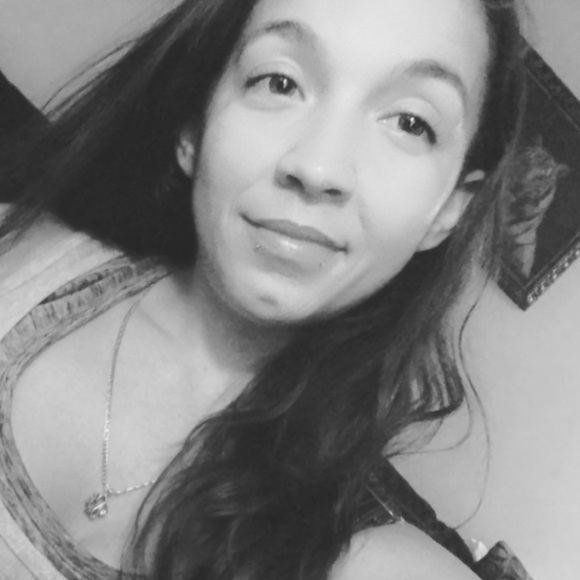 Profile Picture of Krystal Conklin (@krystalconklin) on Poshmark