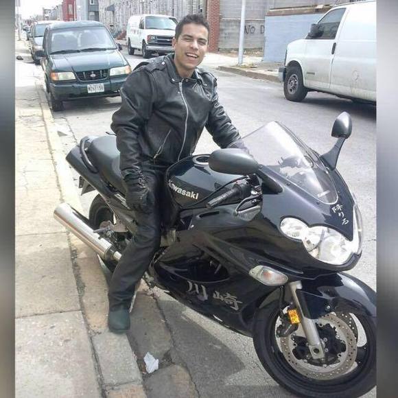 Profile Picture of Andre Oliveira (@jamesduarte1) on Poshmark